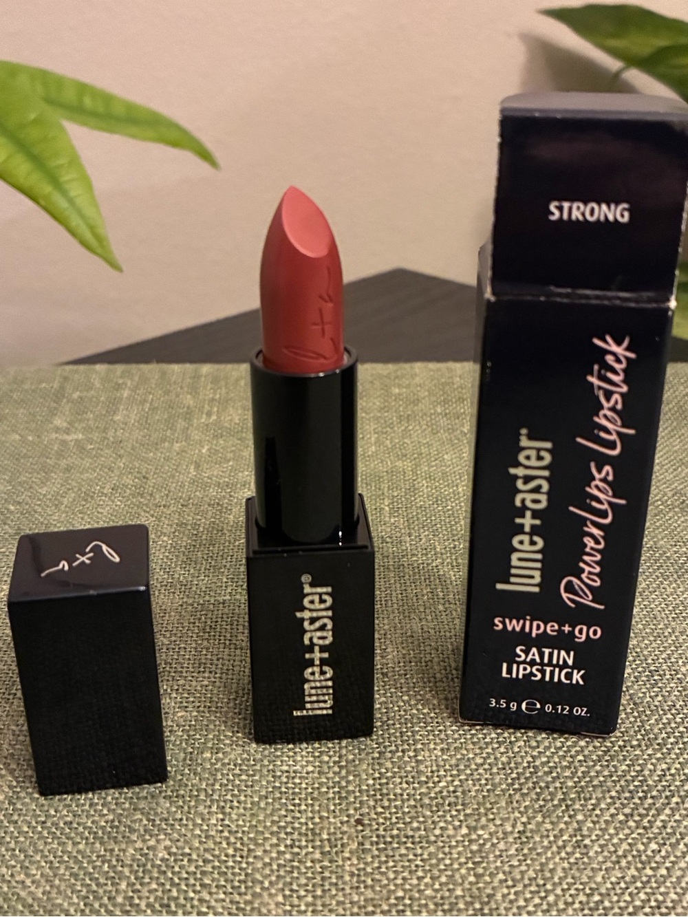 Lune+Aster Power Lips Satin Lipstick Strong 3.5g